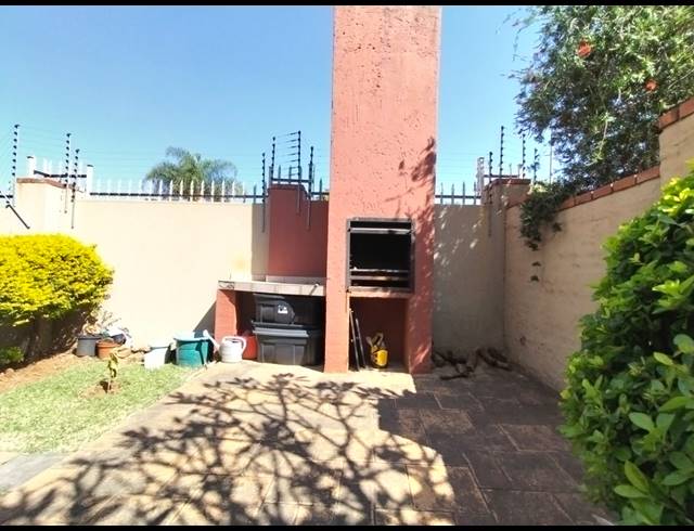 3 BEDROOM TOWNHOUSE FOR SALE IN CASHAN